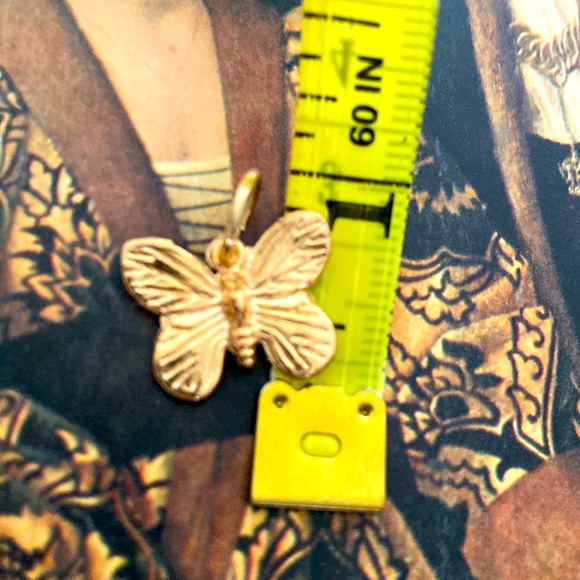 5/$10❤️❤️❤️NEW ROSE GOLD TONED ALLOY BUTTERFLY CHARM PENDANT - Picture 2 of 2